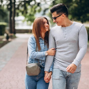 5 Cara Membuat Pasangan Aries Berkesan Denganmu