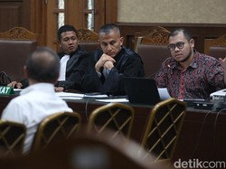 Tuntutan 6-15 Tahun Bui untuk 3 Mantan Anak Buah Nadiem dalam Kasus Chromebook