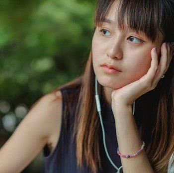 4 Zodiak yang Paling Jago Menyembunyikan Perasaan, Kamu Termasuk?