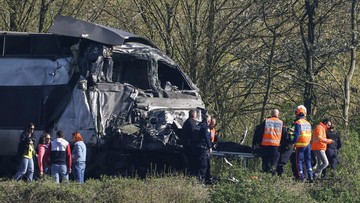 Kereta Cepat Tabrakan dengan Truk Militer, Masinis Tewas-2 Kritis