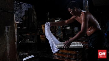 FOTO: Kedelai Mahal, Harga Jual Tahu Masih Tertahan