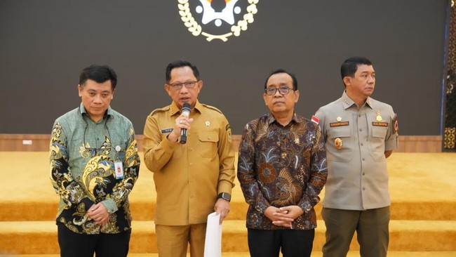 Kasatgas PRR Tito Karnavian mengingatkan pembangunan huntap untuk dipercepat, agar masyarakat terdampak bencana Sumatra tidak terlalu lama tinggal di huntara.