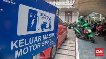FOTO: Motor Listrik Makin Relevan Saat Gonjang-ganjing Harga BBM