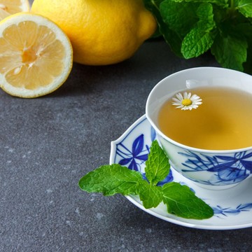 Rutin Minum Teh Hijau Campur Lemon Setiap Pagi, Ini 4 Manfaatnya untuk Tubuh!