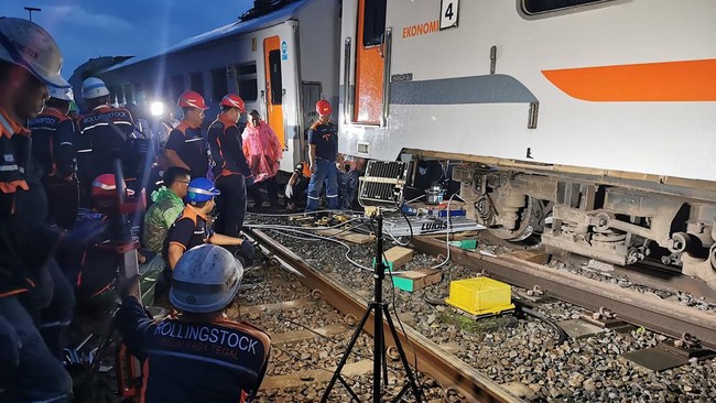 KAI mengatakan proses evakuasi rangkaian KA Bangunkarta yang anjlok di Stasiun Bumiayu telah rampung pada Selasa (7/4) dini hari.