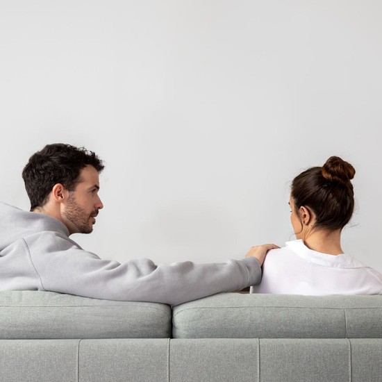 3 Ciri Kepribadian Orang yang Selalu Mengalah dalam Hubungan