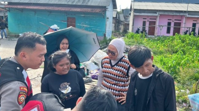 Kepolisian Bekasi menggerebek Kampung Kavling yang dikenal sebagai Kampung Tramadol. Polisi menyita 920 butir tramadol dan 23 butir alprazolam.