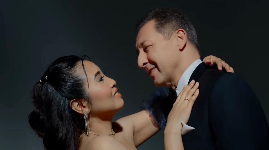 Potret Prewedding Ayah Jennifer Coppen&comma; Nikah yang ke-4 Kali