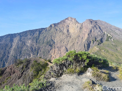Pendaki Dilarang Keras ke Puncak Selatan Rinjani, TNGR Ancam Blacklist