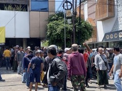 Petugas Dishub Surabaya Vs Jukir Ricuh gegara Bagi Hasil Parkir Tak Adil