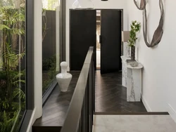 Tangga di Depan Pintu Dilarang dalam Feng Shui, Ini Alasannya