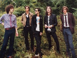 Penantian Penggemar Akhirnya Terjawab, The Strokes Umumkan Album Baru 'Reality Awaits'