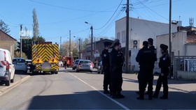 Kereta Cepat Prancis Tabrakan dengan Truk Militer, Masinis Tewas