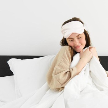Jangan Diremehkan, Ini Alasan Ilmiah Kenapa Pola Tidur Berdampak pada Kesehatan Kulit