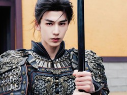 Tampil Terlalu Tampan di 'Pursuit of Jade', Zhang Linghe Tuai Kritikan Netizen China