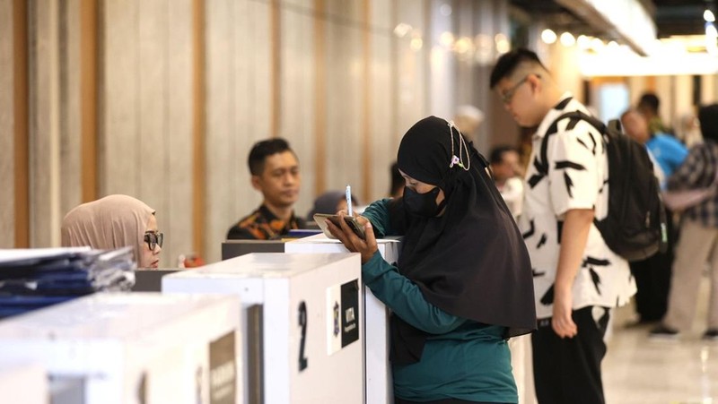 Pemerintah Kota (Pemkot) Surabaya melalui integrasi data antara Dinas Kependudukan dan Pencatatan Sipil