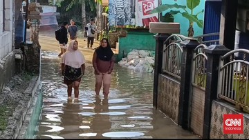 Empat Hari Banjir Rendam Akses Jalan Desa Pasir Bolang Tangerang