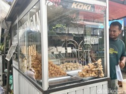 Cerita Amin Belasan Tahun Hidupi Keluarga dari Gorengan