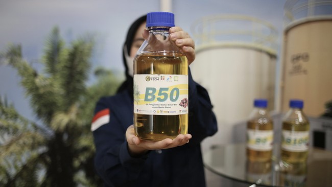 Rencana implementasi mandatori campuran Bahan Bakar Minyak (BBM) dengan biodiesel 50 persen atau B50 pada Juli 2026 dapat mendorong Indonesia berhenti memiliki ketergantungan impor solar.