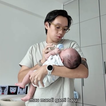 Nikmati Peran Baru sebagai Ayah, Brandon Salim Ungkap Perubahan Hidup