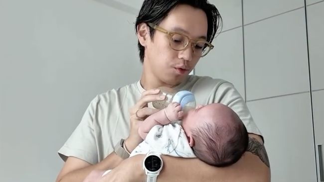Nikmati Peran Baru sebagai Ayah, Brandon Salim Ungkap Perubahan Hidup