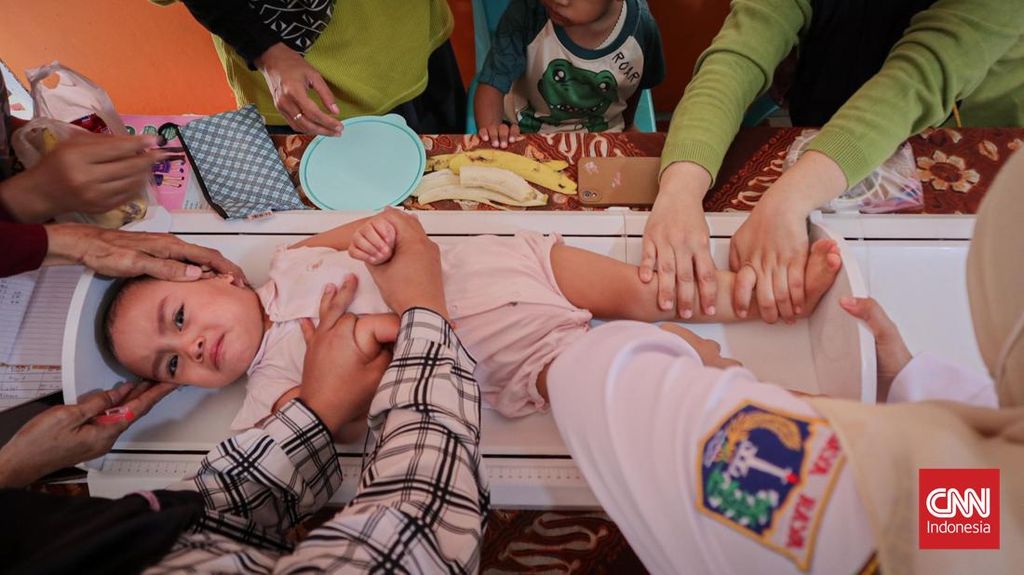 FOTO: Pemeriksaan Anak buat Cegah Stunting di Hari Balita Nasional
