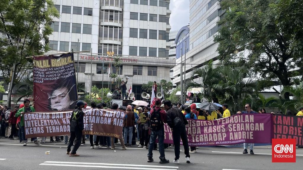 Kawal Gugatan UU TNI di MK, BEM UI Tolak Kebangkitan Negara Militer