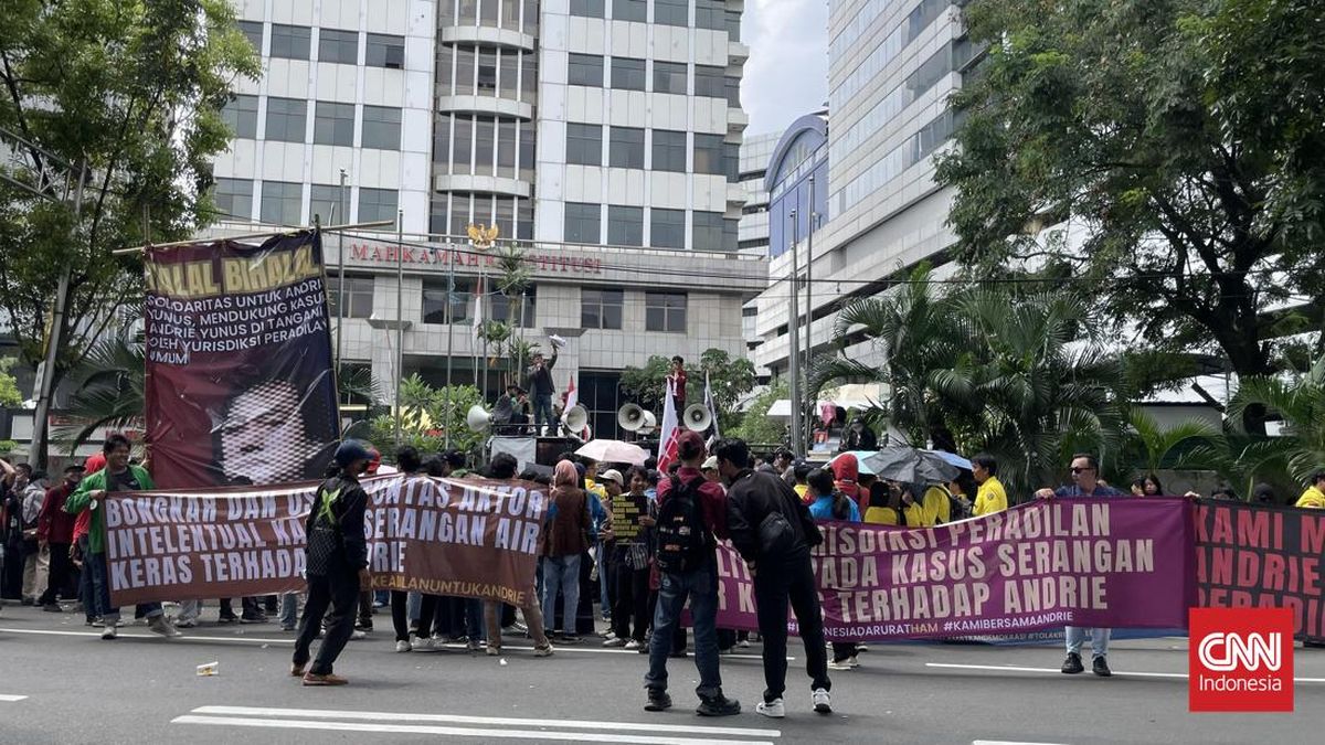 Kawal Gugatan UU TNI di MK, BEM UI Tolak Kebangkitan Negara Militer