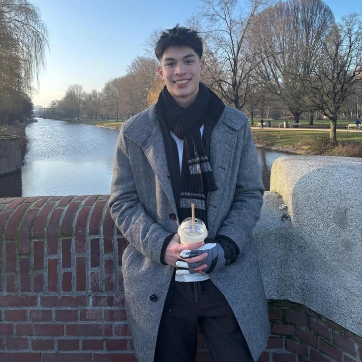 <p>Sang putra baru saja berulangtahun ke-19 pada 7 April. Momen ini dibagikan langsung oleh Maudy melalui beberapa foto Eddy yang diunggah di akun Instagram pribadinya.&nbsp;(Foto: Instagram @maudykoesnaedi)</p>