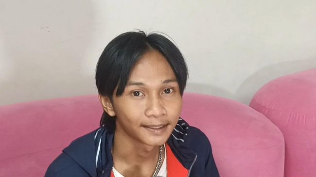 Fajar Sadboy disebut alami kecelakaan motor. Manajemen belum beri kepastian, kondisi masih simpang siur.