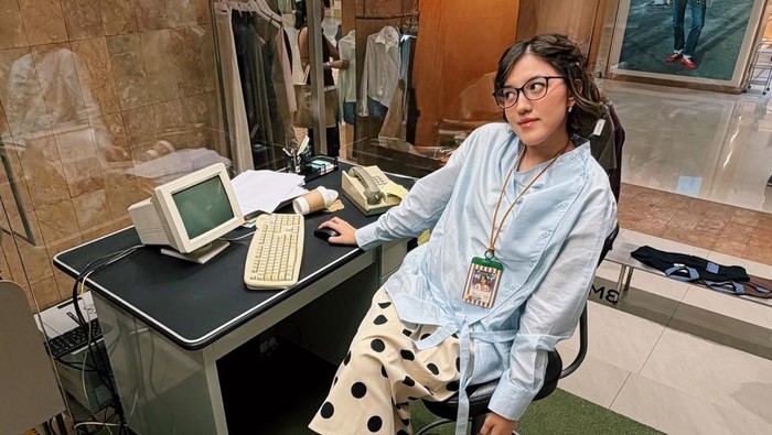 Get The Look: Inspirasi Outfit ke Kantor ala Ify Alyssa, Playful dan Chic!