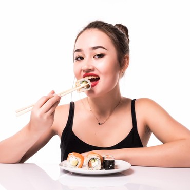 Ini Perbedaan Kepribadian Orang yang Makan Cepat Vs Lama, Kamu Termasuk yang Mana?