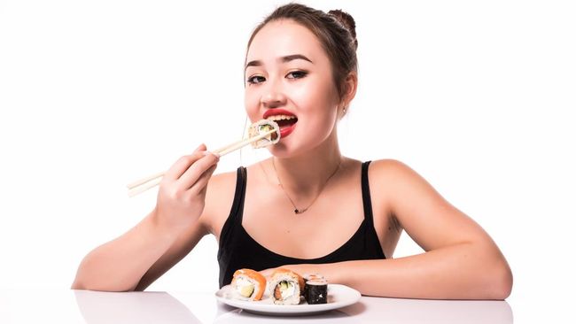 Ini Perbedaan Kepribadian Orang yang Makan Cepat Vs Lama, Kamu Termasuk yang Mana?