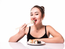 Ini Perbedaan Kepribadian Orang yang Makan Cepat Vs Lama, Kamu Termasuk yang Mana?