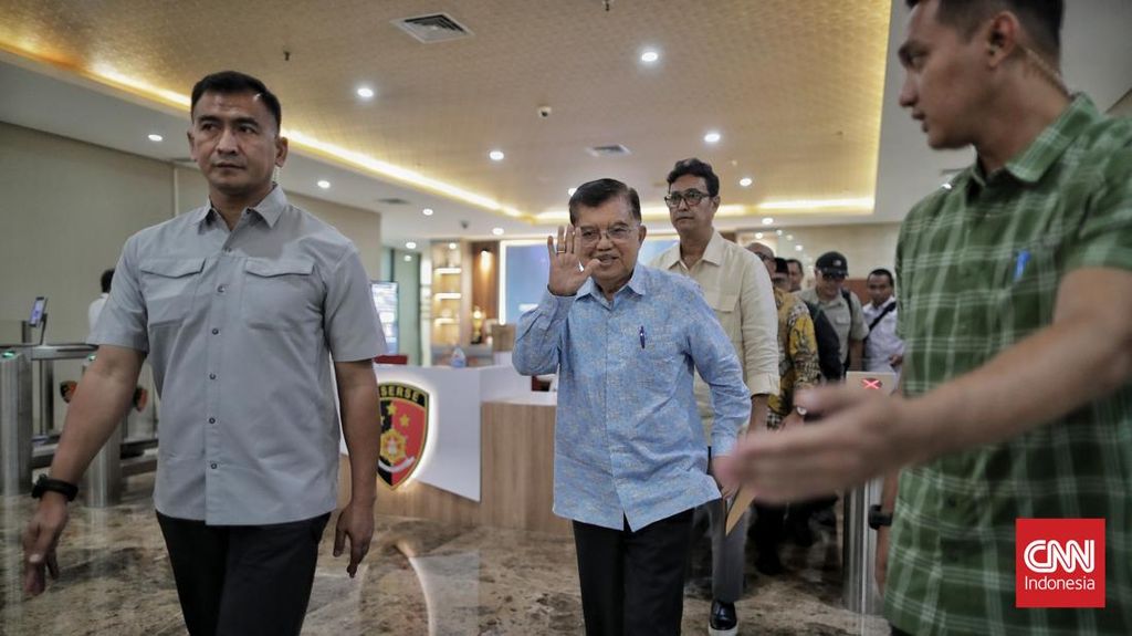 FOTO: JK Turun Gunung Lapor Langsung soal Rismon ke Bareskrim