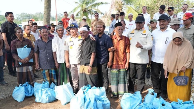 Satgas PRR percepat penyaluran bantuan pascabencana di Aceh, Sumut, dan Sumbar. Total bantuan mencapai Rp483,95 miliar untuk 60.373 penyintas.