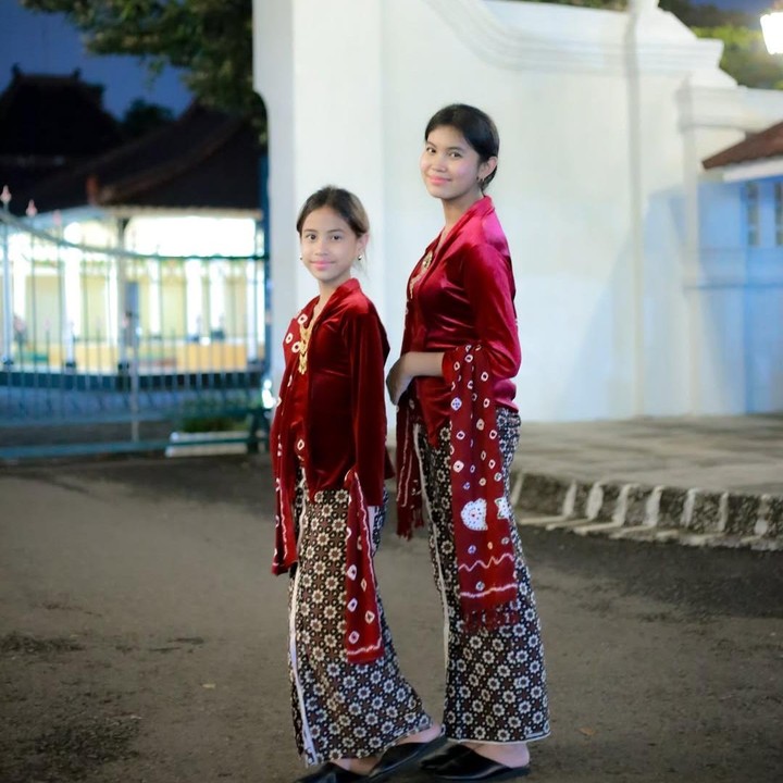 <p>Latisha tahun ini akan menginjak usia 18 tahun. Perempuan kelahiran tahun 2008 ini juga memiliki seorang adik perempuan yang bernama Delisha Achrian, yang sebentar lagi menginjak usia 13 tahun. (Foto: Instagram @abdelachrian)</p>