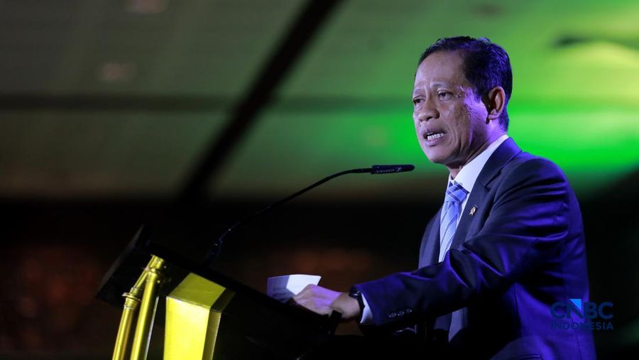 Menteri Lingkungan Hidup/Kepala Badan Badan Pengendalian Lingkungan Hidup, Hanif Faisol Nurofiq menyampaikan arahan dalam acara Anugrerah Lingkungan Proper di Sasono Langen Budoyo, TMII, Jakarta, Selasa (7/4/2026). (CNBC Indonesia/Tri Susilo)