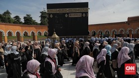 FOTO: Calon Jemaah Haji RI Menyiapkan Diri Menuju Tanah Suci