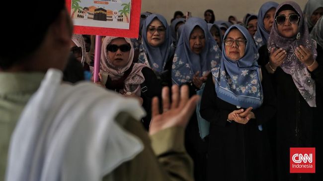 Dalam acara walimatussafar, calon jemaah haji atau perwakilan dari keluarga akan menyampaikan kata sambutan berangkat haji.