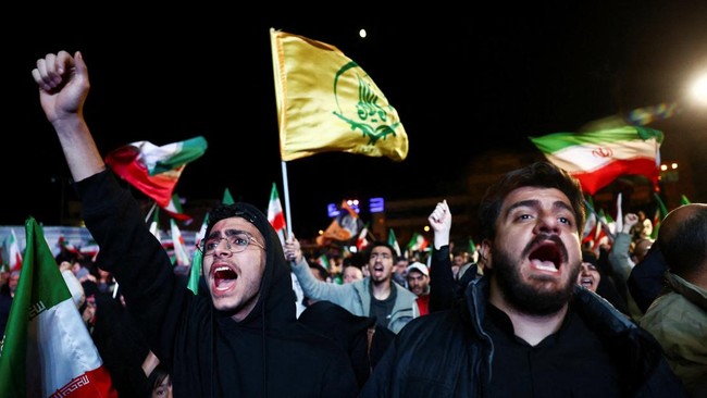Potret Iran Usai Pengumuman Gencatan Senjata Trump, Rayakan Kemenangan