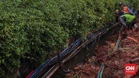 FOTO: Pelebaran Pedestrian Rasuna Said Usai Tiang Monorel Dibongkar