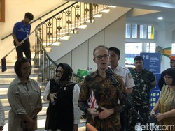 Dubes Inggris-GKR Mangkubumi Kunjungi Stasiun Tugu Jogja