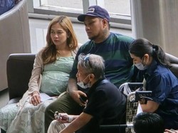 Terpopuler: Istri Virgoun Sudah Hamil 7 Bulan hingga Anak Meisya Siregar Idap Kelainan Autoimun