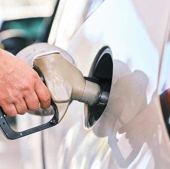 7 Cara Menghemat Minyak Bumi dalam Aktivitas Sehari-hari