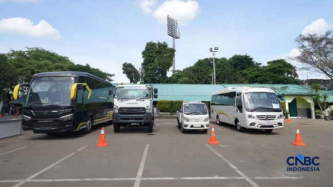 Fenomena Aneh, Kapasitas Pabrikan Turun-Mobil Niaga Impor Serbu RI
