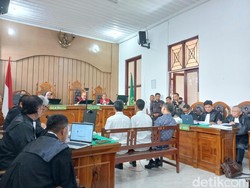 Eks Menhub Budi Karya Mangkir di Sidang Kasus Proyek DJKA Medan