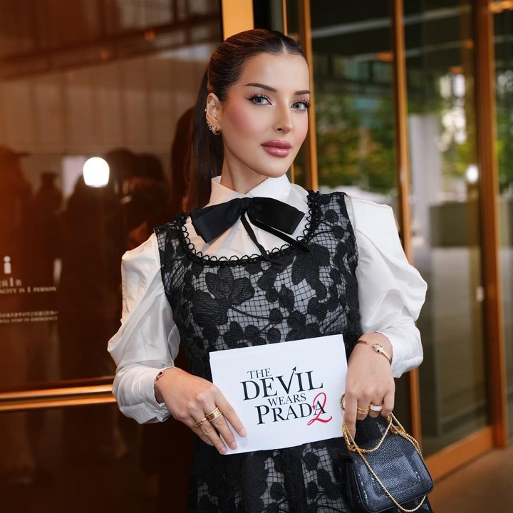 <p>Kebahagiaan tampaknya masih menyelimuti Tasya Farasya yang belum lama ini mendapat kesempatan untuk melakukan wawancara ekslusif bersama para pemeran utama <em>The Devil Wears Prada 2</em> di Tokyo. (Foto: Instagram @tasyafarasya)</p>