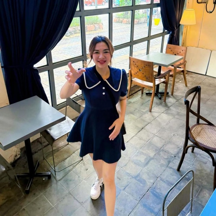 <p>Meski sempat dikira melakukan operasi pemotongan lambung, Vicky pun menegaskan bahwa penurunan berat badannya murni hanya dari mengubah pola makan. "Enggak potong lambung, enggak berani haha. Cuma udah niat aja pas tahun baru berat aku 76.7 kg langsung <em>call</em> dokter yang dulu memang aku habis lahiran pernah turun sampai 30 kg. Itu hanya jalan kaki 30 menit setiap hari (wajib dan ini amat sangat ngaruh) dan di atur pola makan. Yang jelas aku sekarang udah <em>cut</em> sugar, dan tepung tepungan. Sejauh ini sekarang berat aku sudah 66 kg," ungkap Vicky lewat unggahan di Instagram. (Foto: Instagram @vickyshu)</p>