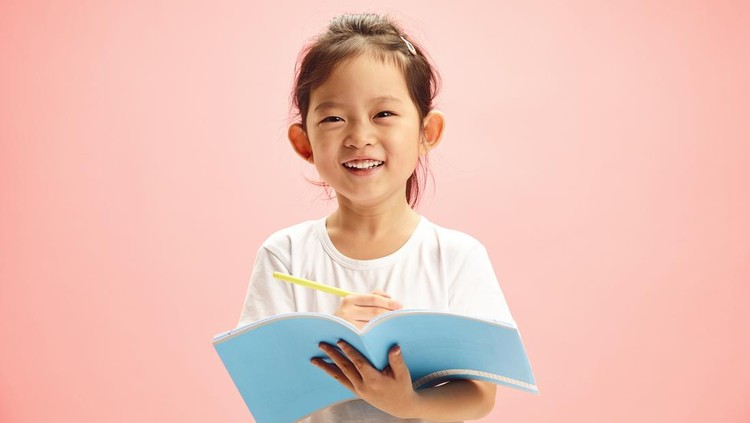 10 Contoh Cerita Pendek Bahasa Inggris dan Artinya untuk Latihan Story Telling Anak